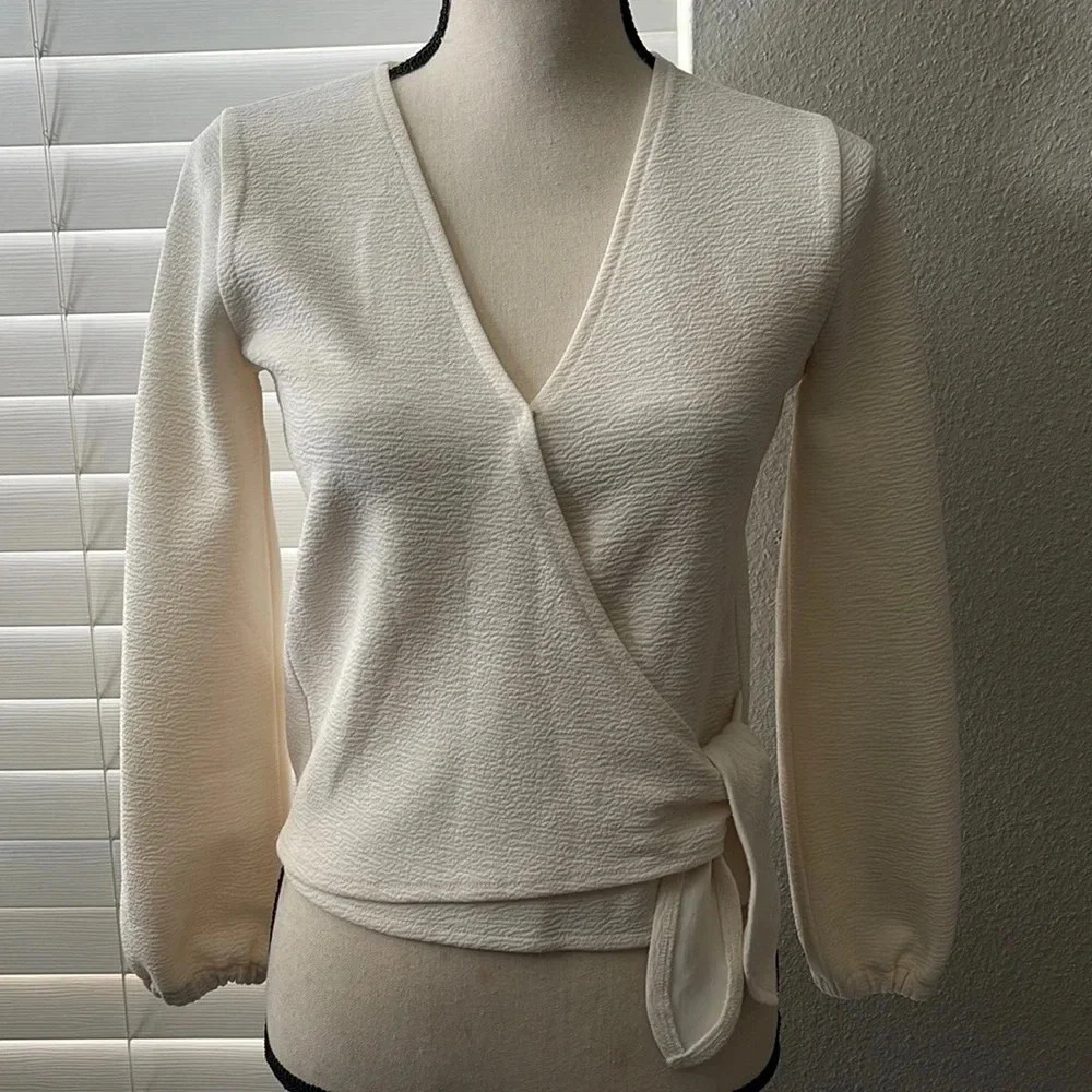 Madewell Texture & Thread Crepe Wrap Top - Picture 2 of 12